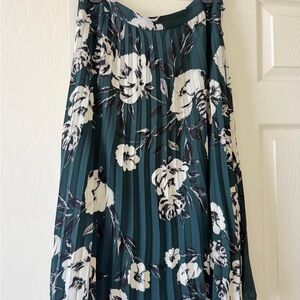 DKNY Dark Green Pleated Floral Midi Skirt with White Blossoms